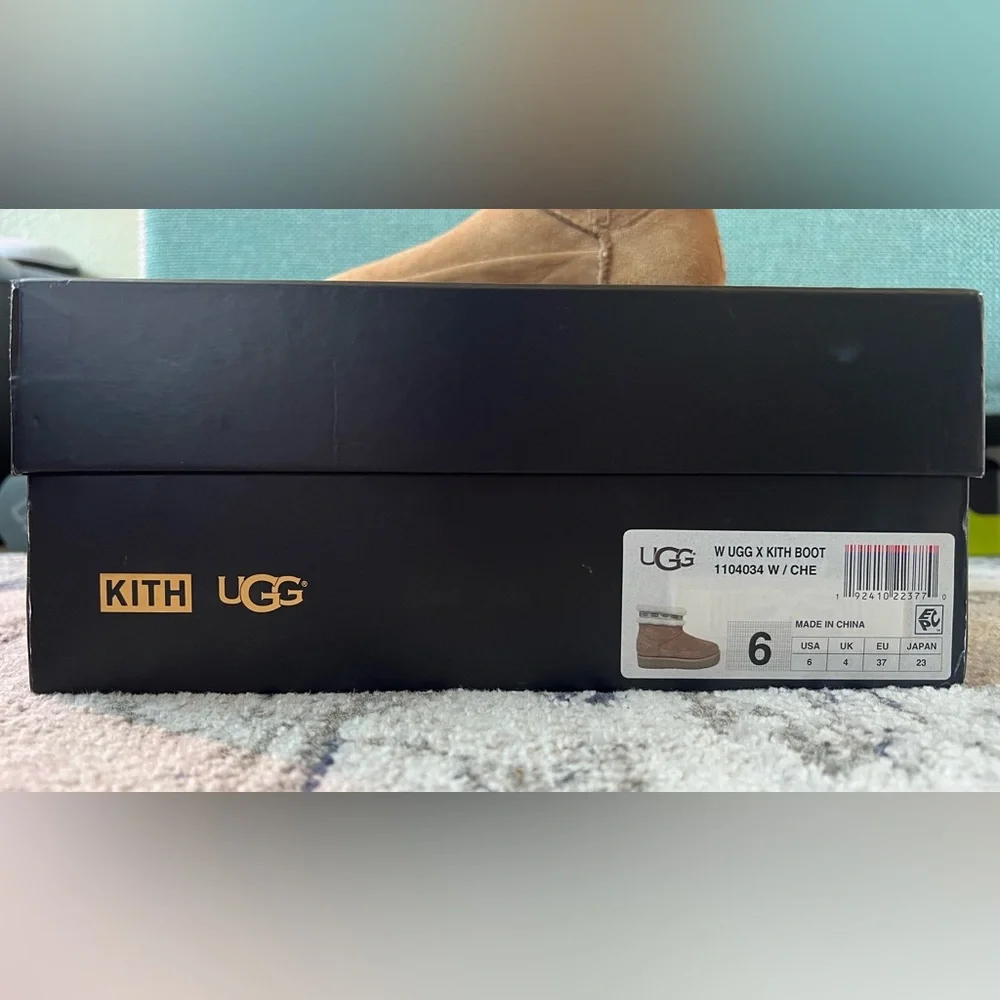 Classic UGG x KITH from Kourtney Kardashian’s Closet (letter of authenticity) - Picture 6 of 7